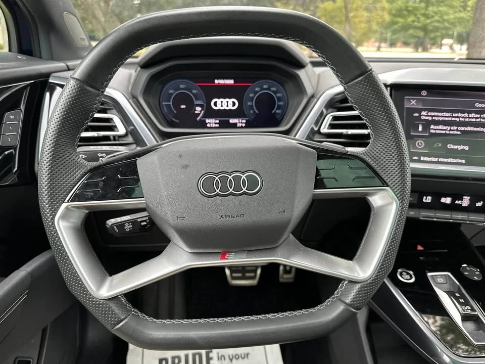2025 Audi Q4 e-tron - Image 14 of 20