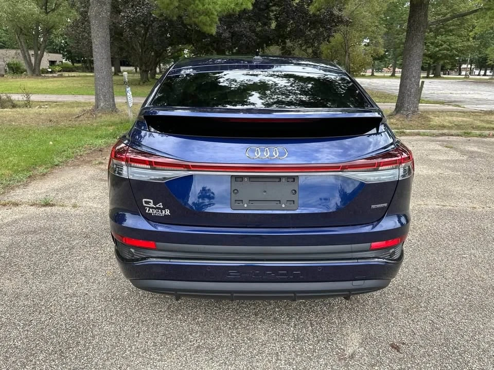 2025 Audi Q4 e-tron - Image 8 of 20