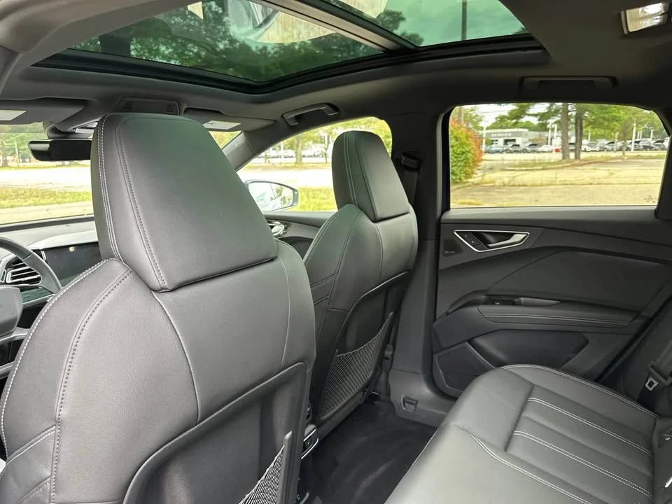 2025 Audi Q4 e-tron - Image 11 of 20
