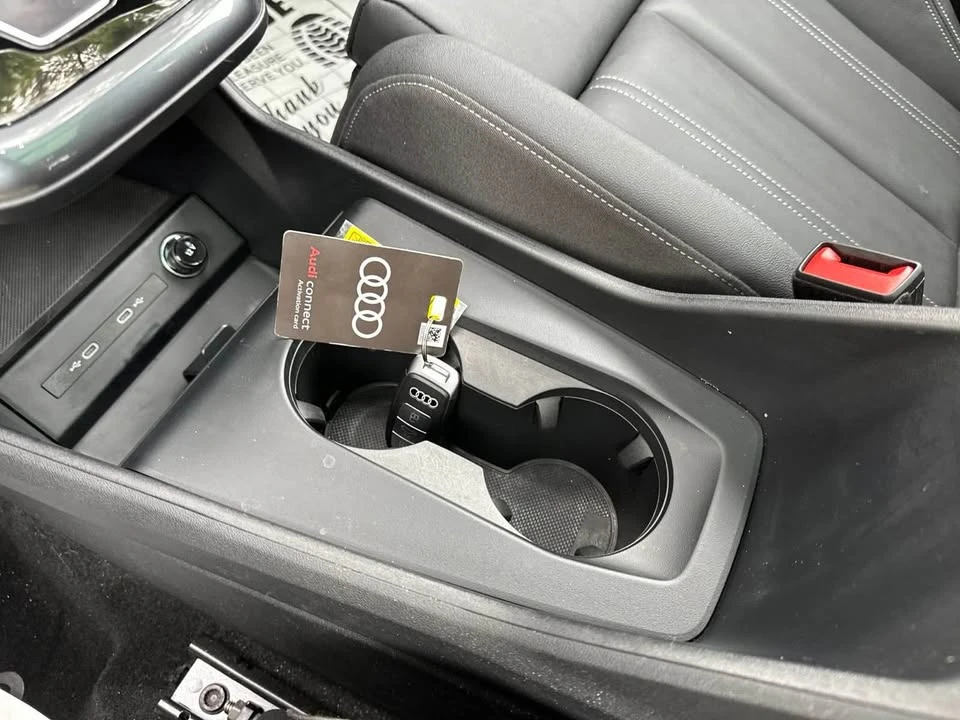 2025 Audi Q4 e-tron - Image 19 of 20