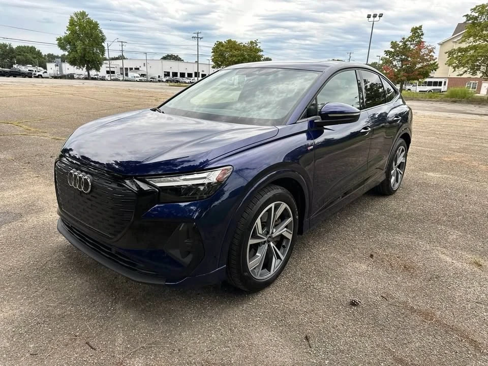 2025 Audi Q4 e-tron - Image 2 of 20