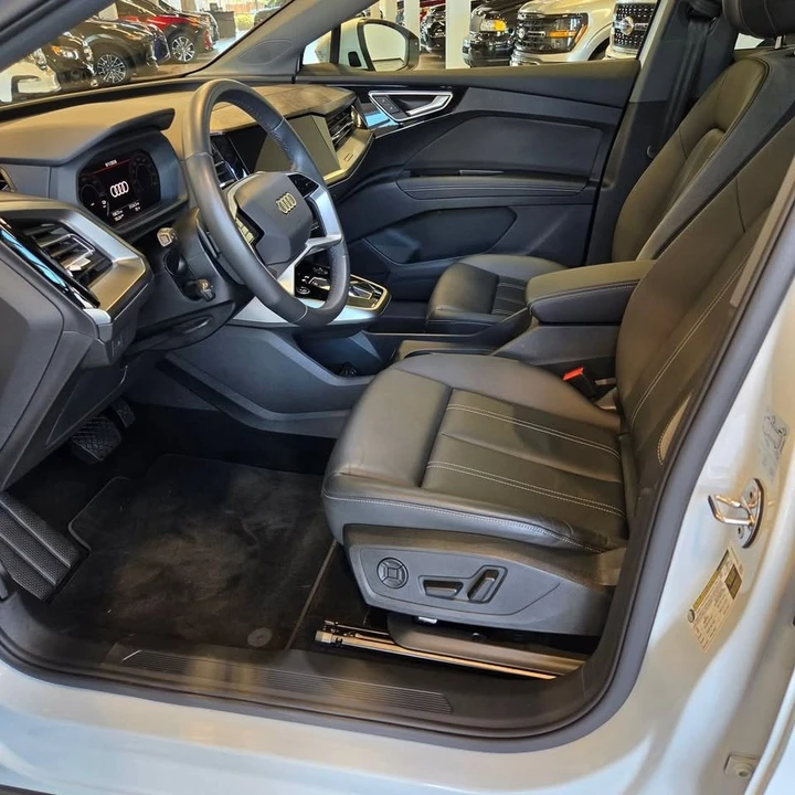 2025 Audi Q4 e-tron - Image 9 of 19