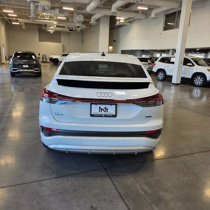2025 Audi Q4 e-tron - Image 4 of 20