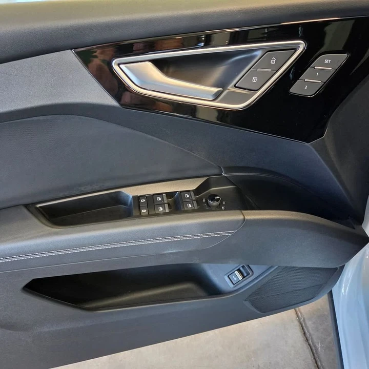 2025 Audi Q4 e-tron - Image 19 of 20