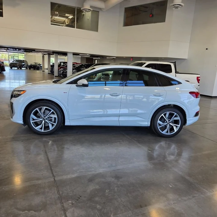 2025 Audi Q4 e-tron - Image 2 of 20