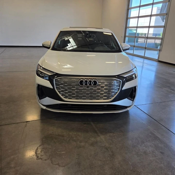 2025 Audi Q4 e-tron - Image 8 of 20