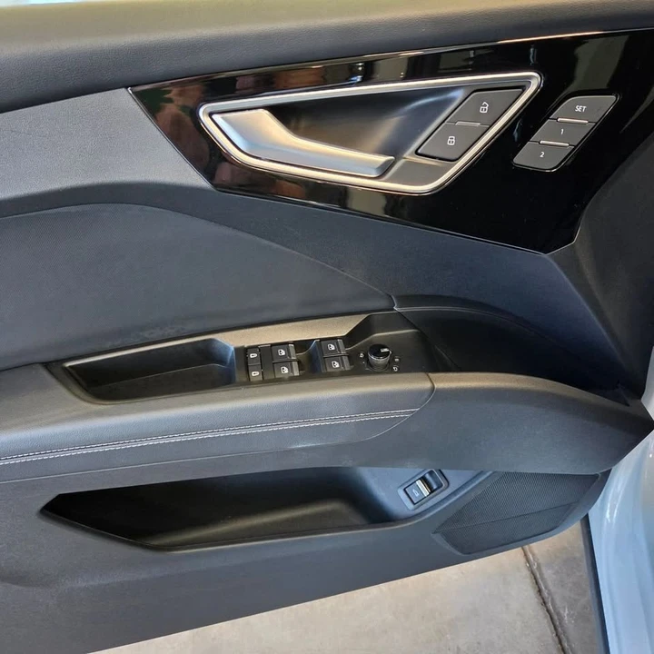 2025 Audi Q4 e-tron - Image 19 of 20