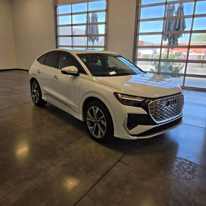 2025 Audi Q4 e-tron - Image 7 of 20