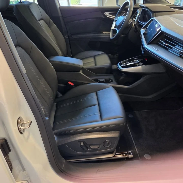 2025 Audi Q4 e-tron - Image 11 of 20