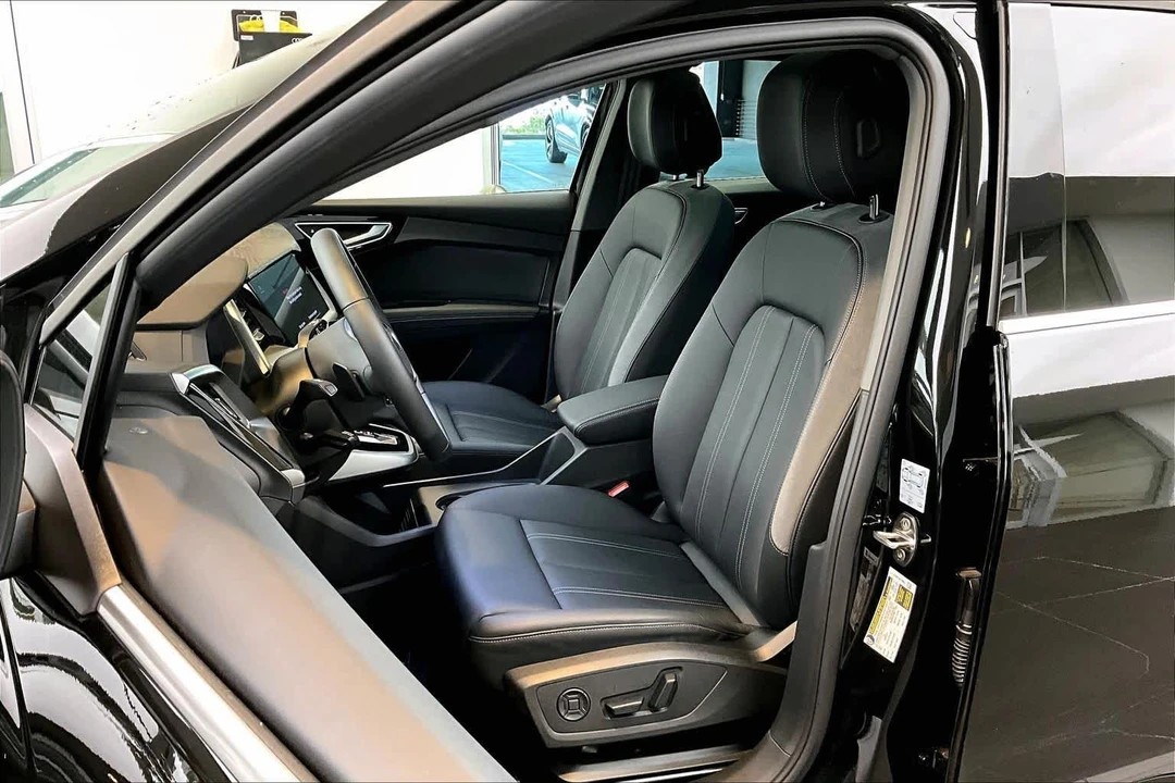 2025 Audi Q4 e-tron - Image 8 of 12