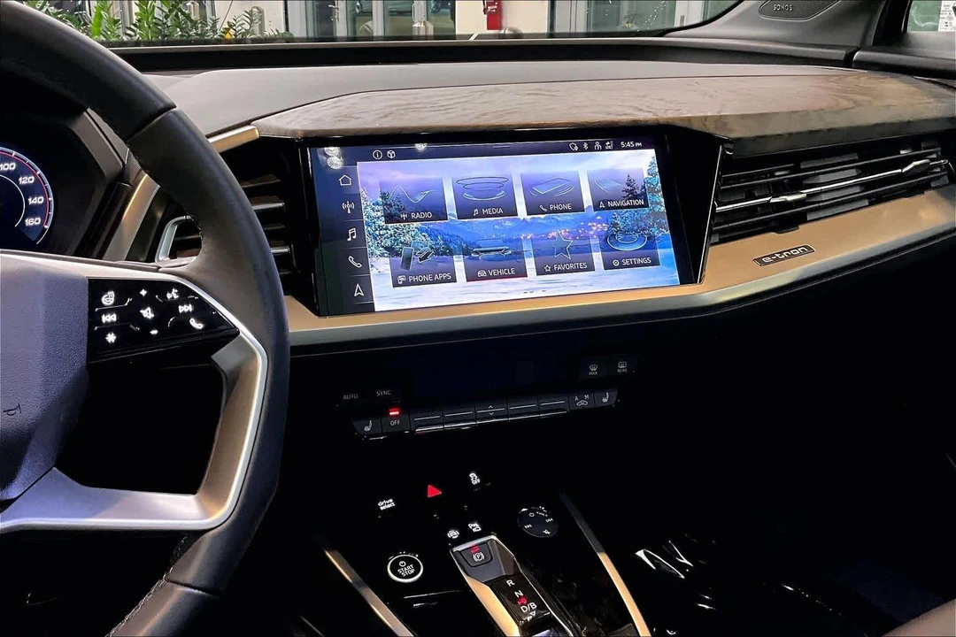 2025 Audi Q4 e-tron - Image 7 of 12
