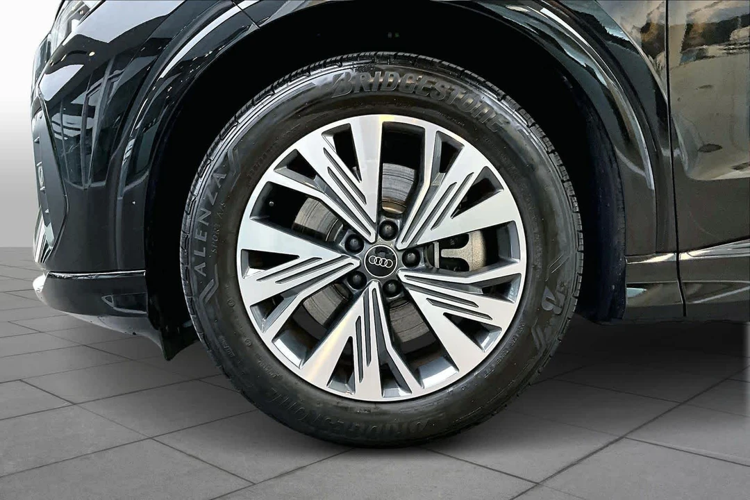 2025 Audi Q4 e-tron - Image 11 of 12