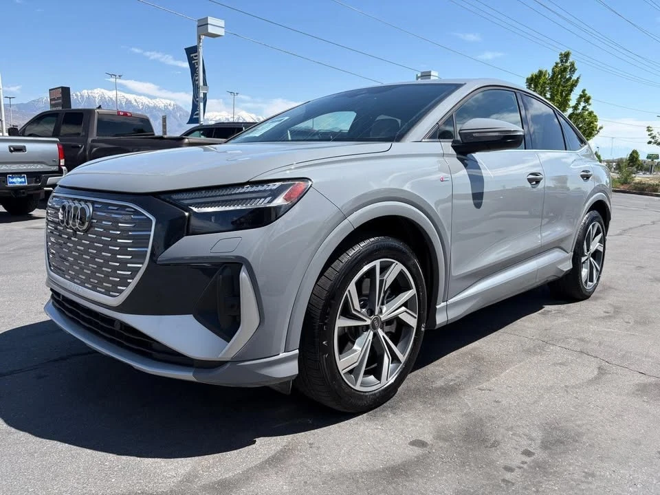 2025 Audi Q4 e-tron - Image 3 of 16
