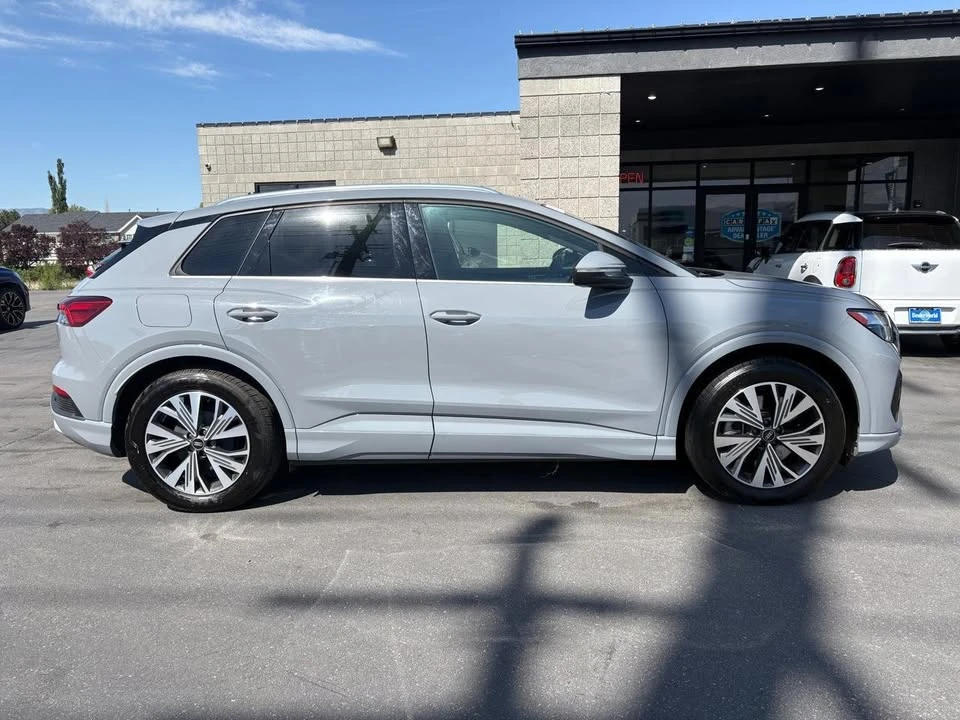 2025 Audi Q4 e-tron - Image 4 of 16