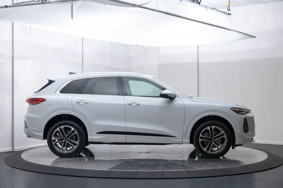 2025 Audi FY Q5 - Image 6 of 19