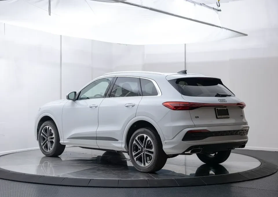 2025 Audi FY Q5 - Image 3 of 19