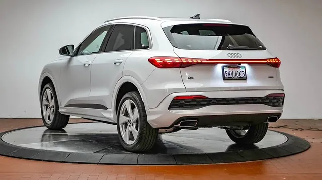 2025 Audi Q5 2.0T Premium Plus Sport Utility 4D
