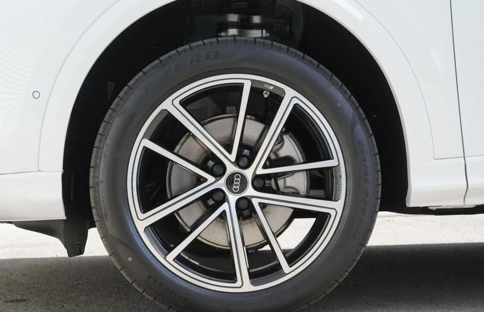 2025 Audi FY Q5 - Image 10 of 20
