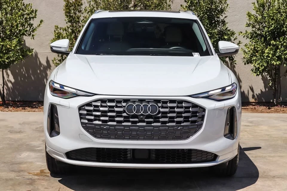 2025 Audi FY Q5 - Image 2 of 8