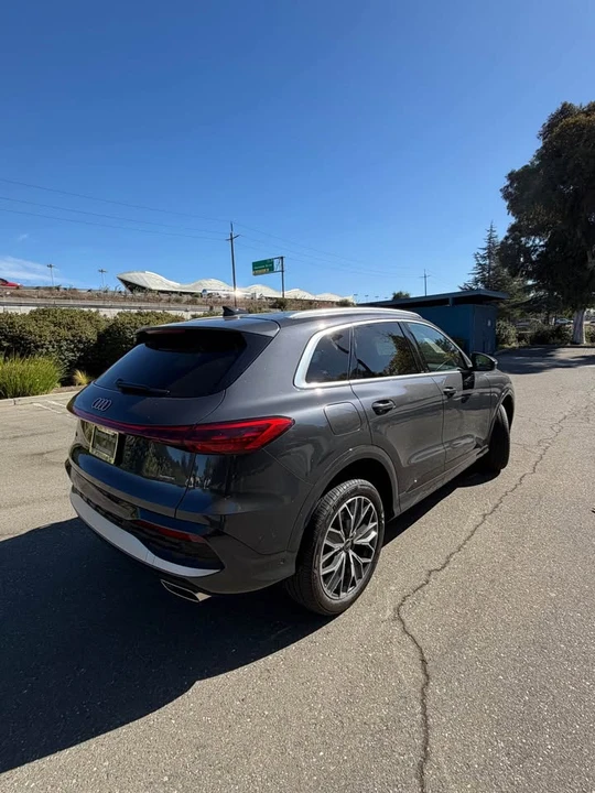 2025 Audi FY Q5 - Image 3 of 13