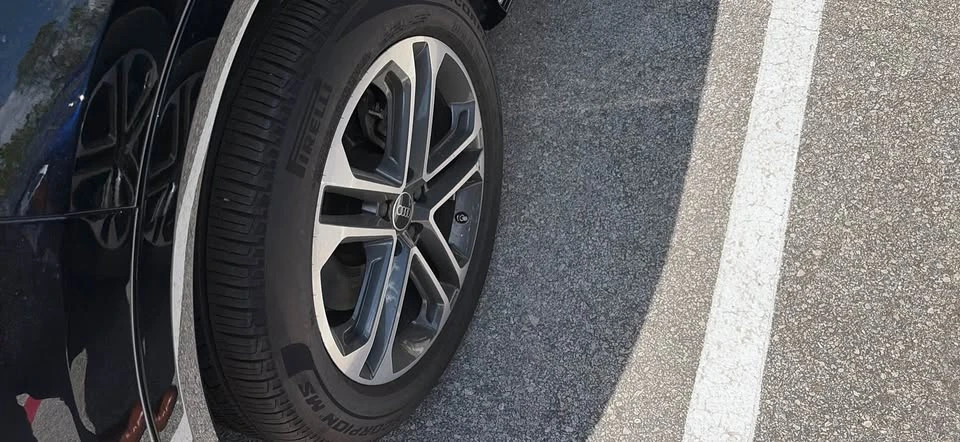 2025 Audi FY Q5 - Image 2 of 8