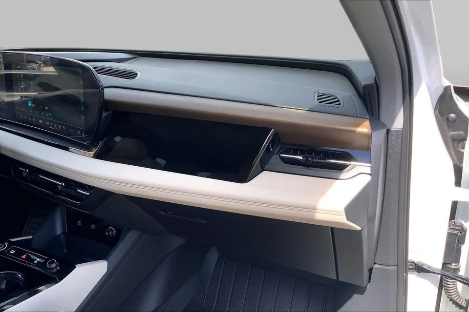 2025 Audi Q6 e-tron - Image 15 of 20