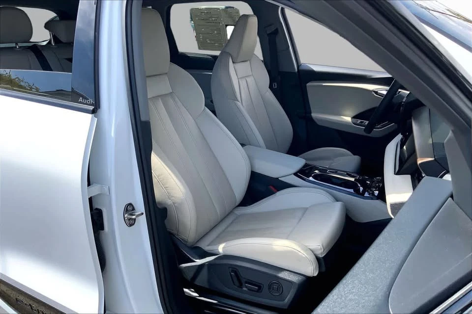 2025 Audi Q6 e-tron - Image 8 of 20