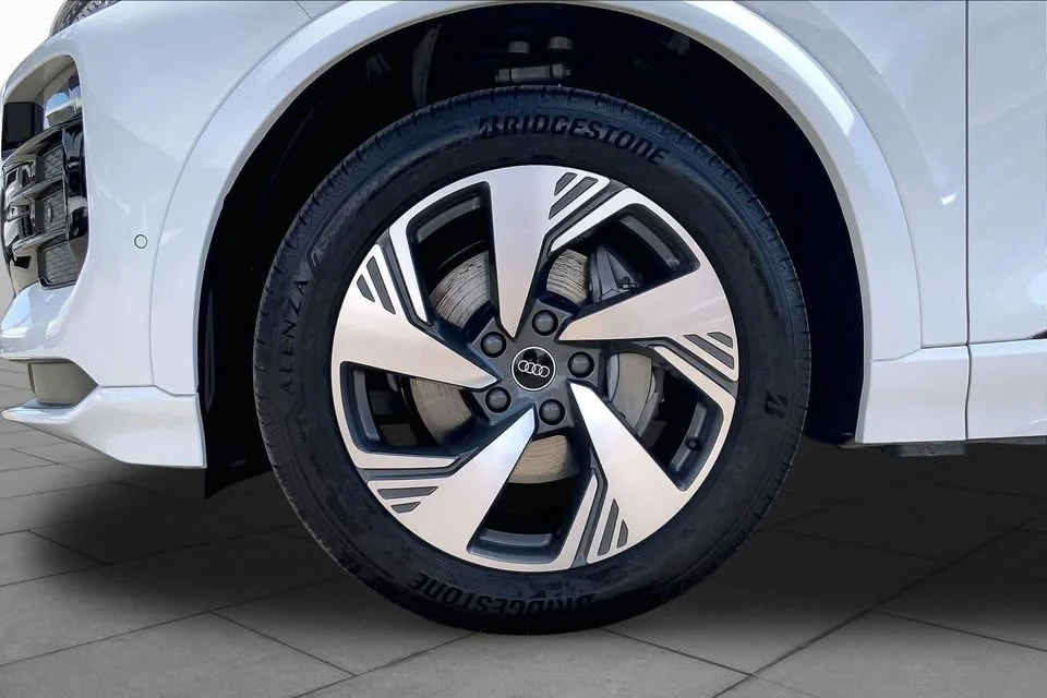 2025 Audi Q6 e-tron - Image 10 of 20