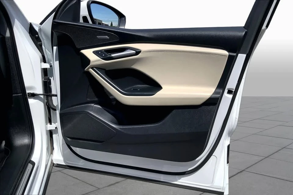 2025 Audi Q6 e-tron - Image 18 of 20