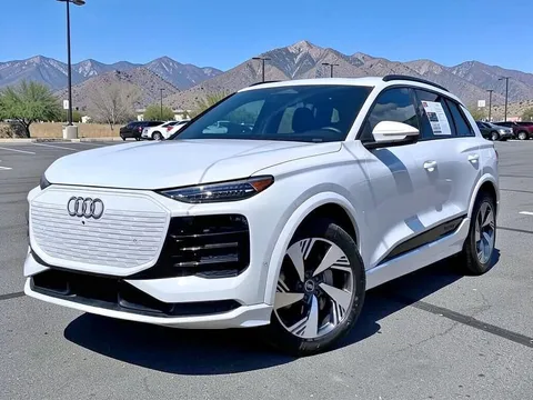 2025 Audi Q6 e-tron Premium Plus