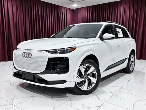 2025 Audi Q6 e-tron Premium Plus