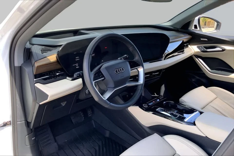 2025 Audi Q6 e-tron - Image 16 of 20