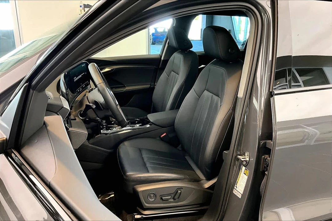2025 Audi Q6 e-tron - Image 8 of 12