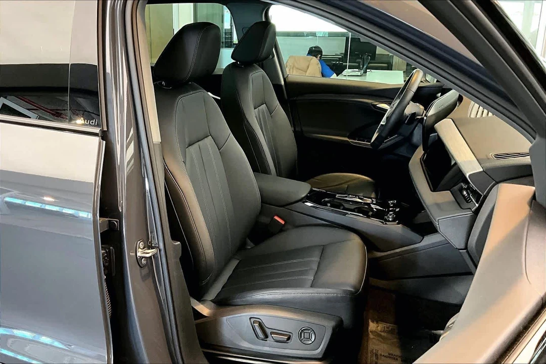 2025 Audi Q6 e-tron - Image 9 of 12