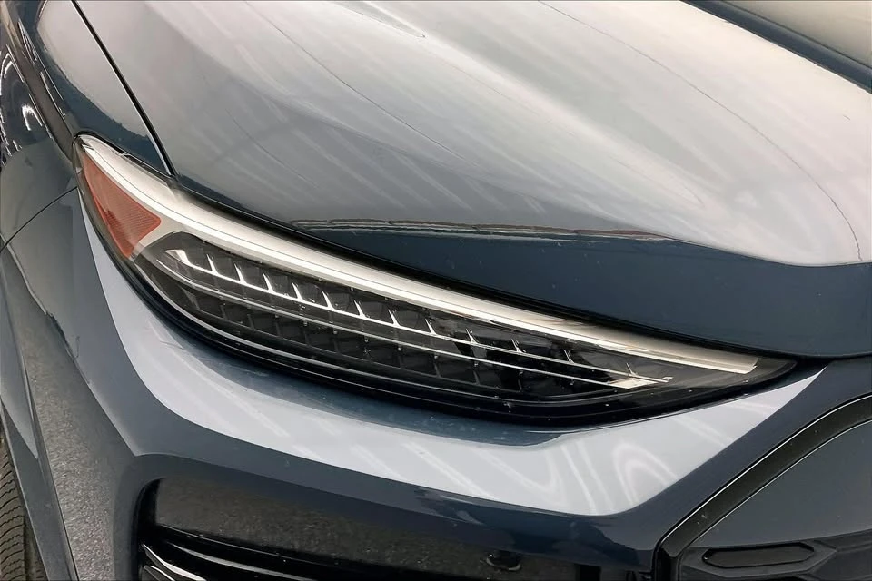 2025 Audi Q6 e-tron - Image 18 of 20