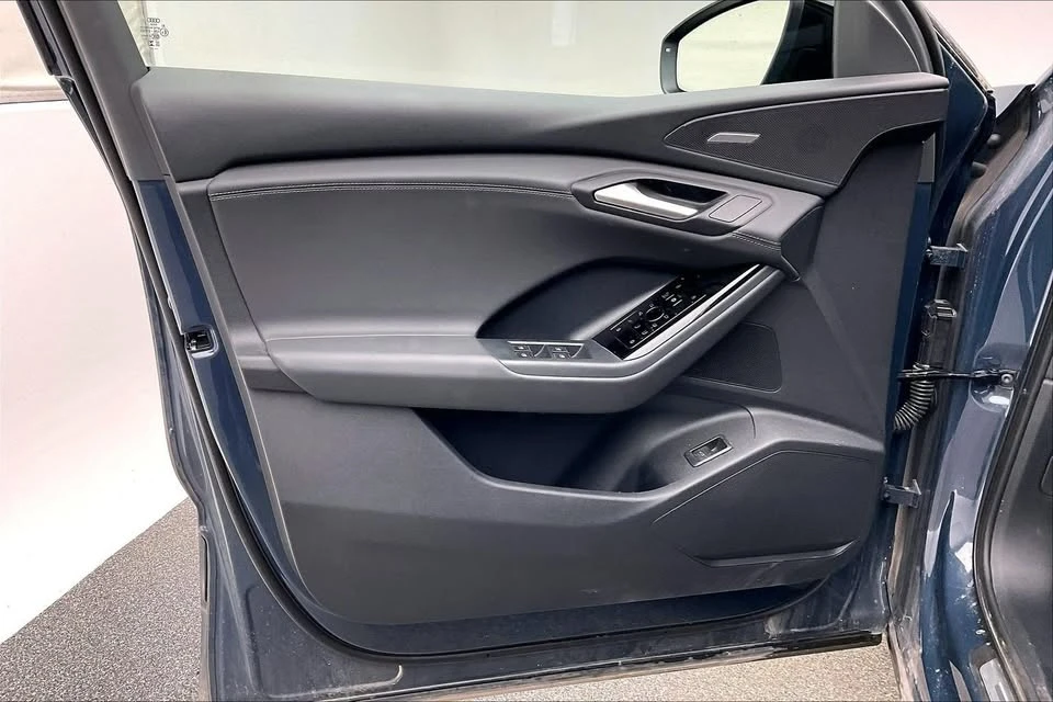 2025 Audi Q6 e-tron - Image 7 of 20