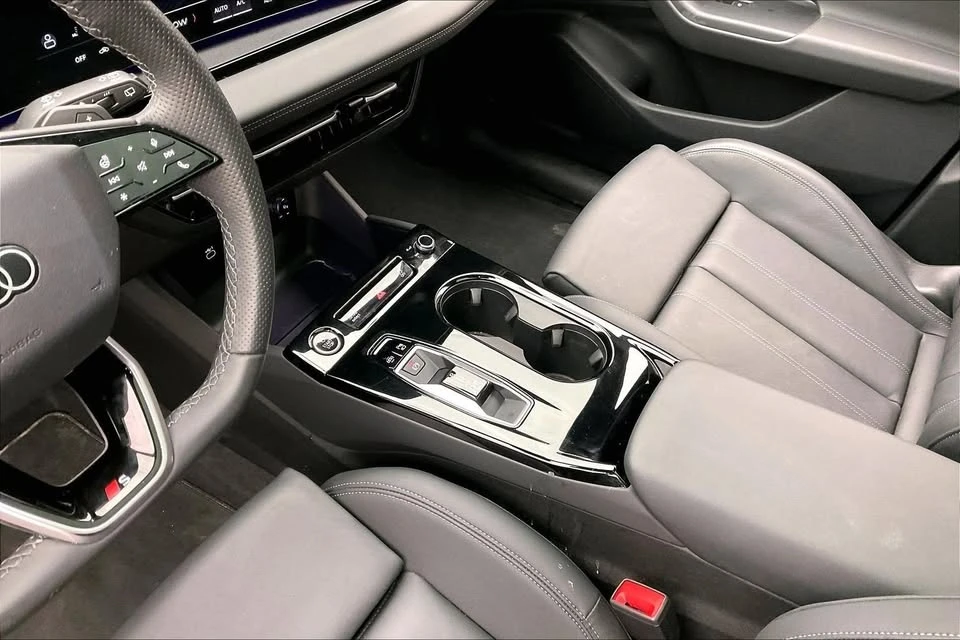 2025 Audi Q6 e-tron - Image 12 of 20