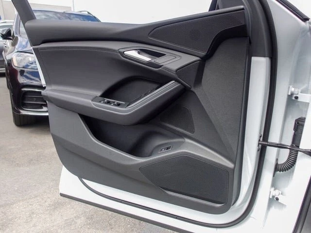 2025 Audi Q6 e-tron - Image 18 of 20