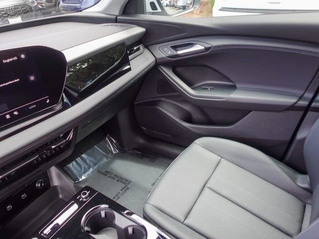 2025 Audi Q6 e-tron - Image 17 of 20