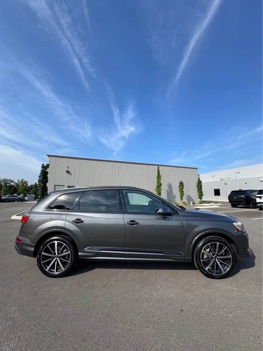 2025 Audi 4M Q7 - Image 3 of 10