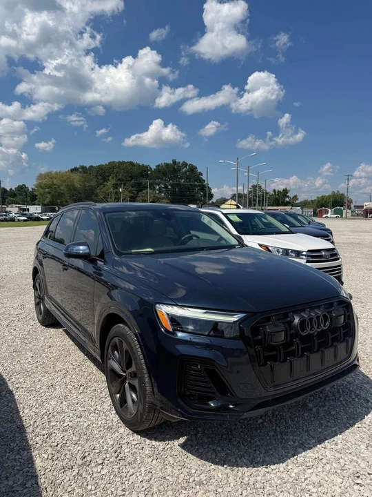 2025 Audi 4M Q7 - Image 2 of 17