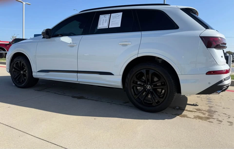 2025 Audi 4M Q7 - Image 2 of 17