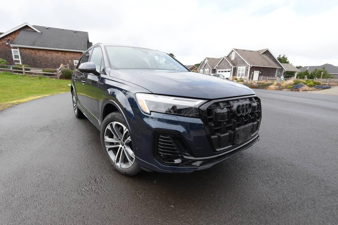 2025 Audi 4M Q7 - Image 3 of 17