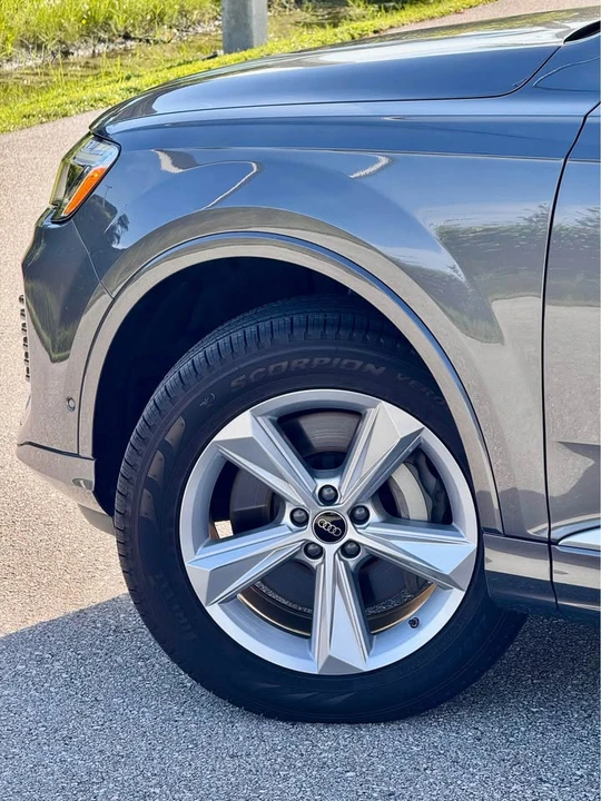2025 Audi 4M Q7 - Image 7 of 18