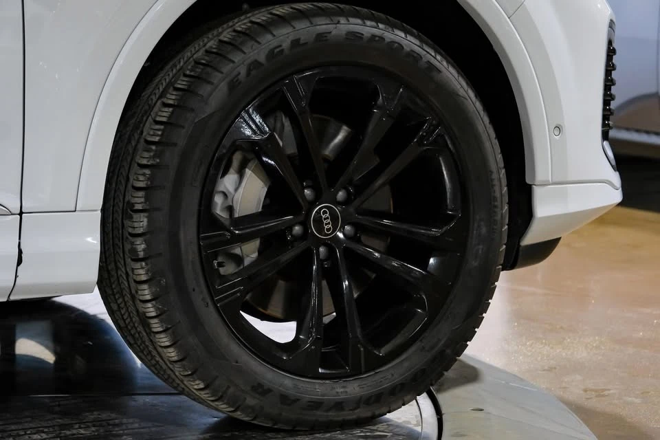 2025 Audi 4M Q7 - Image 2 of 20