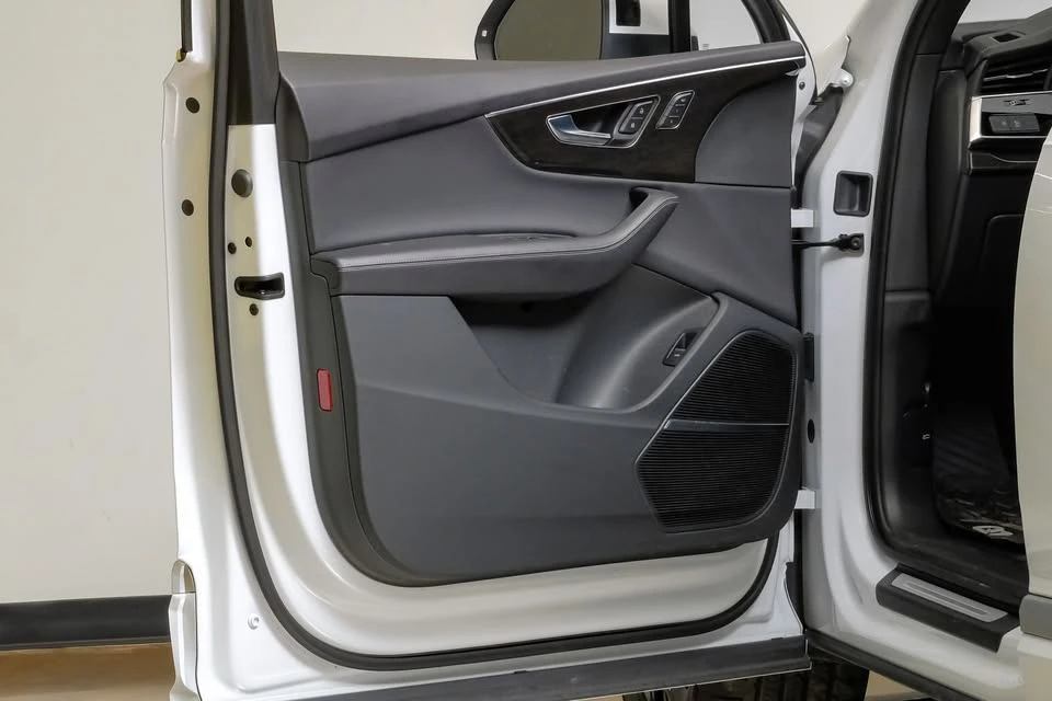 2025 Audi 4M Q7 - Image 6 of 20
