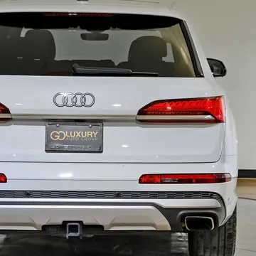 2025 Audi Q7 55 Premium Plus