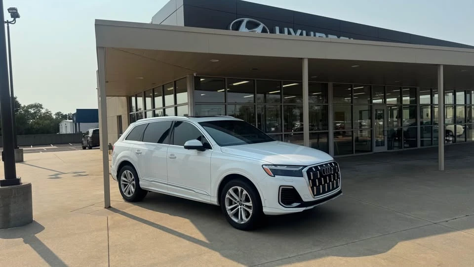 2025 Audi 4M Q7 - Image 2 of 14