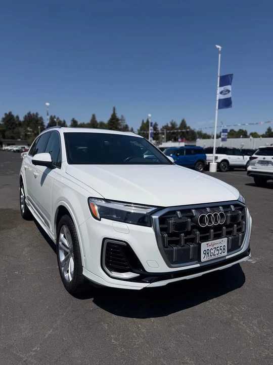 2025 Audi 4M Q7 - Image 2 of 14