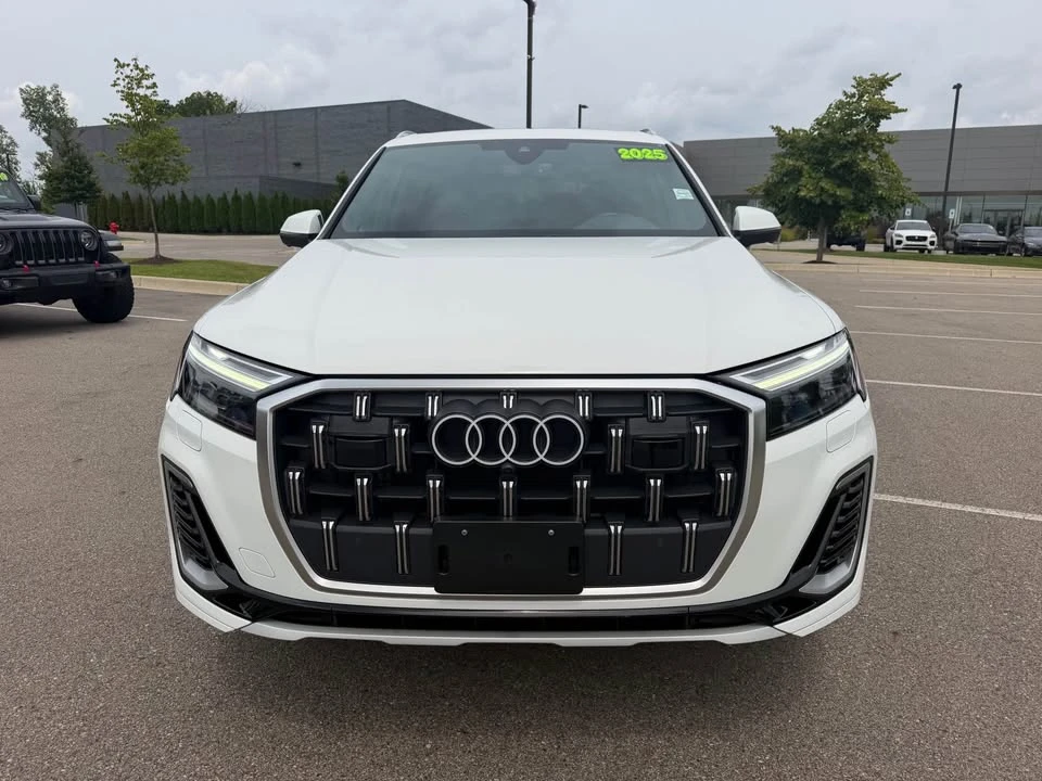 2025 Audi 4M Q7 - Image 2 of 13